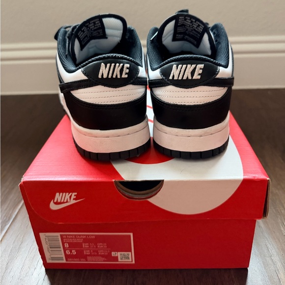 Nike Dunk Low - Picture 4 of 5